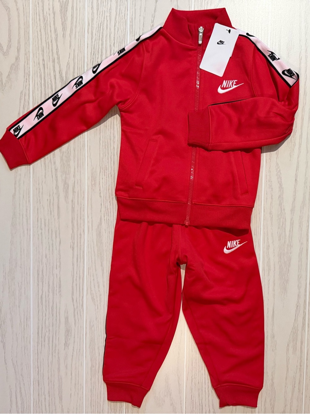 Nike Boys Sz 4 Red 2 Piece Tracksuit Jogger Track Jacket Logo Stripe Athletic